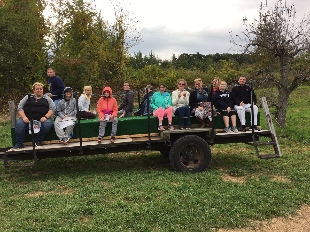 LABBBREC's tweet photo. #LABBB #Applepickers have arrived at the orchard https://t.co/wVQo9ahWiI
