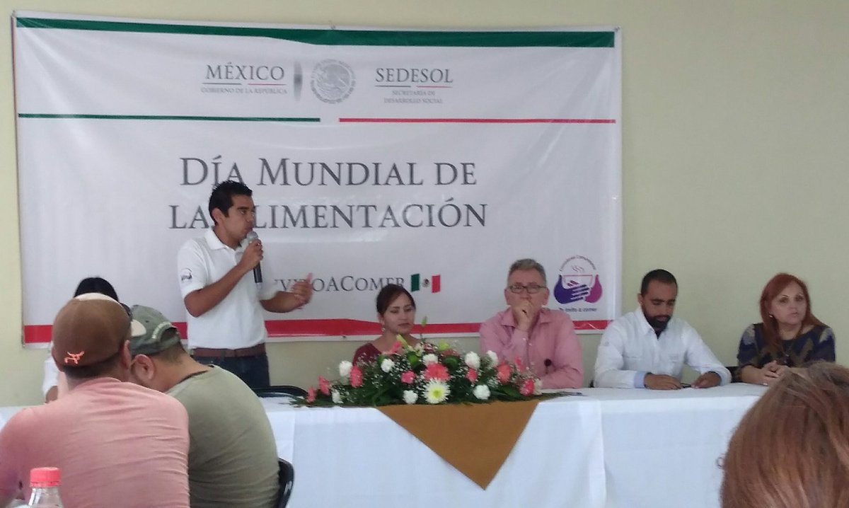 cesarbueca's tweet photo. Celebrando el Día mundial de la alimentación #ComedoresComunitarios  #DiaMundialDeLaAlimentacion #TeInvitoAComer https://t.co/p5Sv4b2JaM