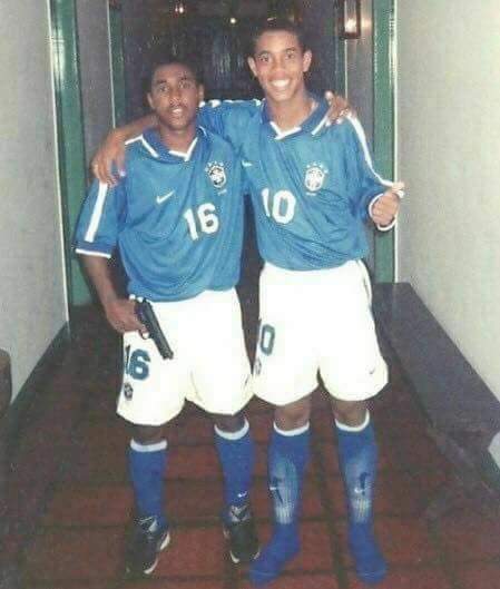 SoloFutbolMemes's tweet photo. JAJAJA CUANDO BRASIL DABA MIEDO https://t.co/2fxyiQM7hZ