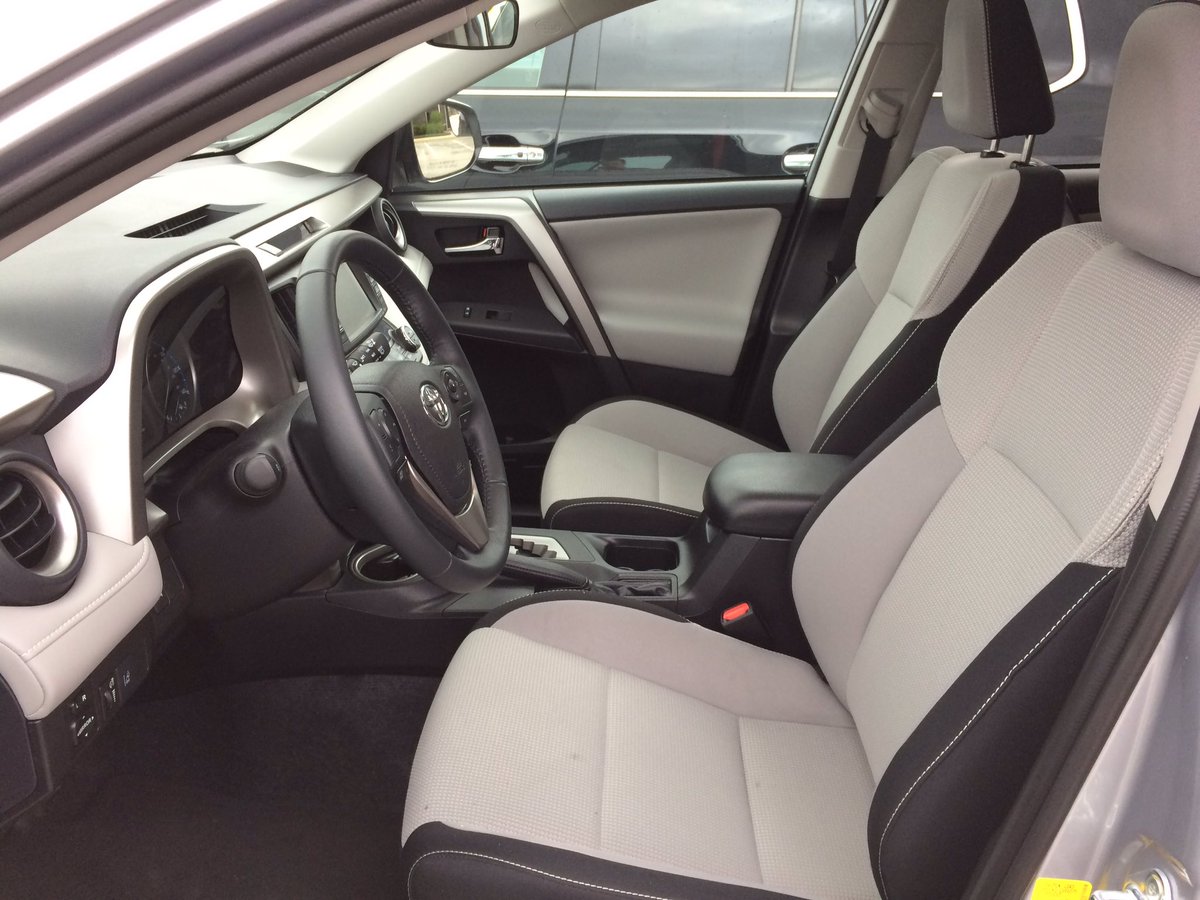 MikeParris04's tweet photo. The Toyota RAV4 is a popular ride. Hear about the crossover tonight 8:10p on WTOP with @dimitriWTOP https://t.co/MscxAOzO8I