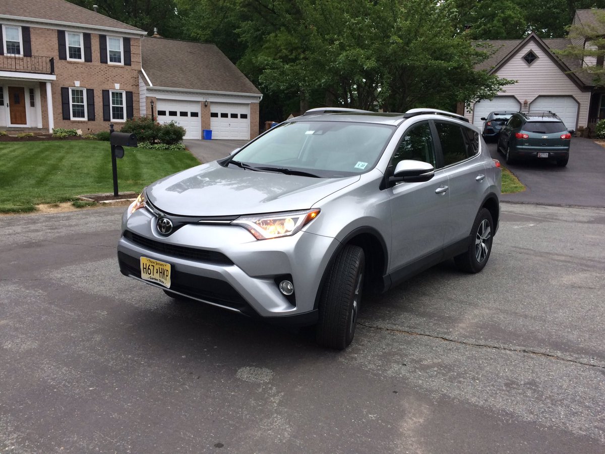 MikeParris04's tweet photo. The Toyota RAV4 is a popular ride. Hear about the crossover tonight 8:10p on WTOP with @dimitriWTOP https://t.co/MscxAOzO8I