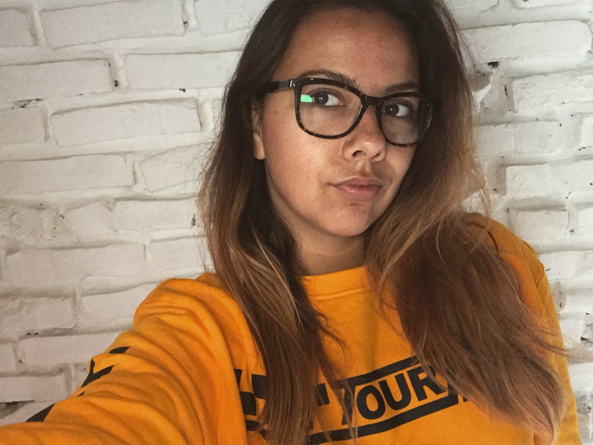 pixiedustangled's tweet photo. because i love it when people spread positivity so i want to participate πΉ #BeautifulForAndrew https://t.co/7086FvS0f7