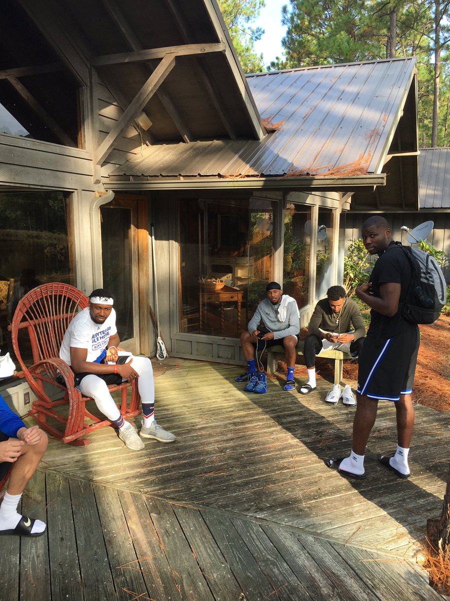 coachyoung_21's tweet photo. Quality time with the team for our retreat https://t.co/p0ZE0W8j57