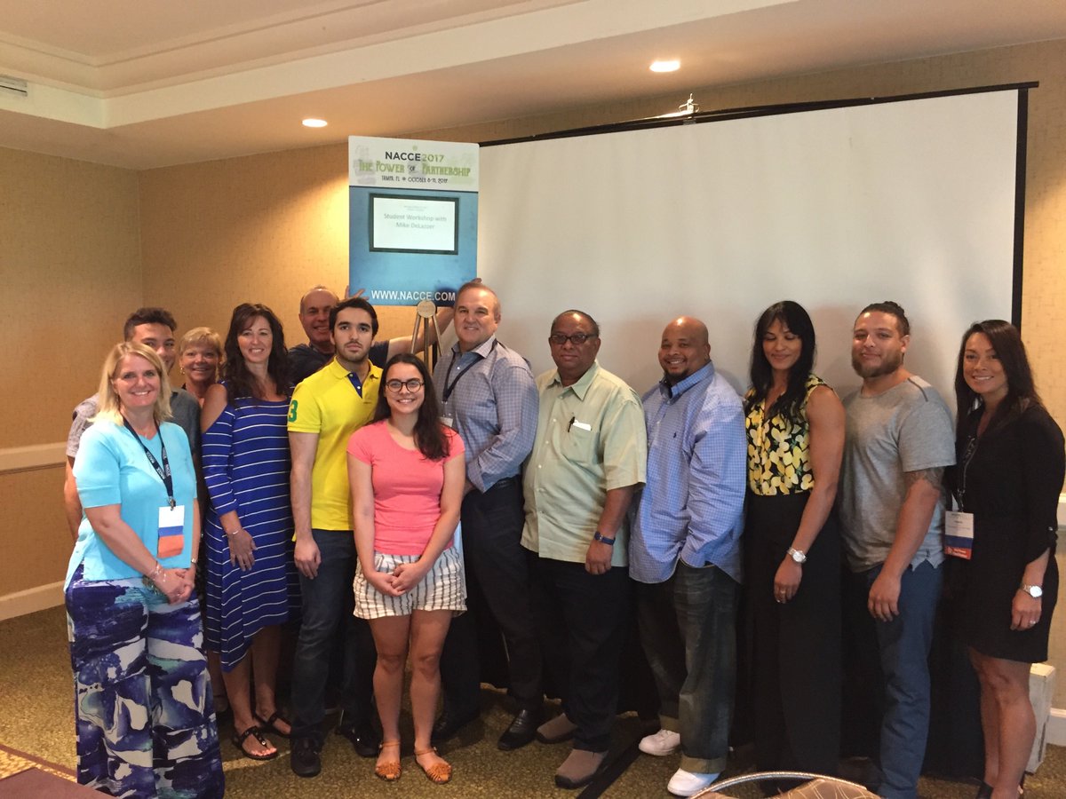 profandygold's tweet photo. Great @NACCE #NACCE2017 conference @HCCFL with @elimindset @MadyMIA @mkerly &amp; @HCCFL students meeting with Redbox co-founder @delazmo https://t.co/OGFyKlIz4F
