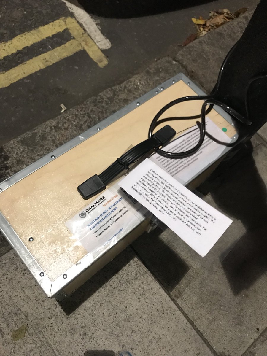 amylb's tweet photo. @metpoliceuk these boxes should be removed https://t.co/rVeO109zdv