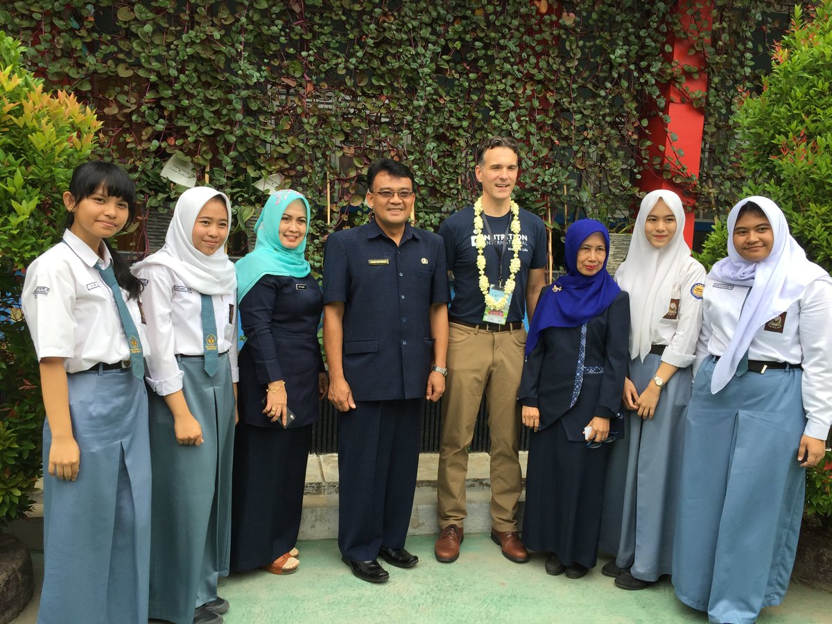 NutritionIntl's tweet photo. Our Pres & CEO @JoelCSpicer met ado girls who will benefit from #WIFAS as part of Right Start in Indonesia today. #ShellGrowIntoIt https://t.co/LiXTOpn87r