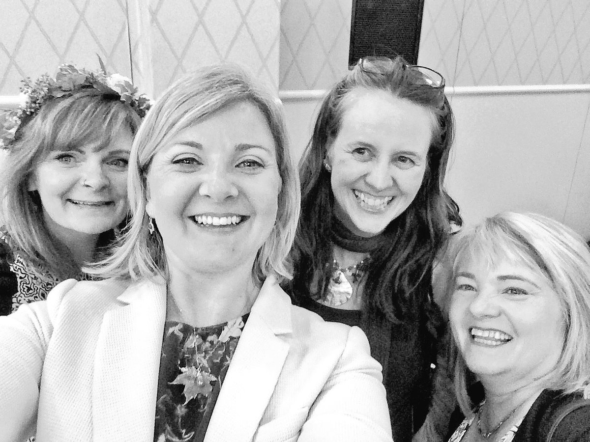 thelovelymaeve's tweet photo. When you find a selfie on your iPad #IPBC17 https://t.co/GYjLRhy1bN