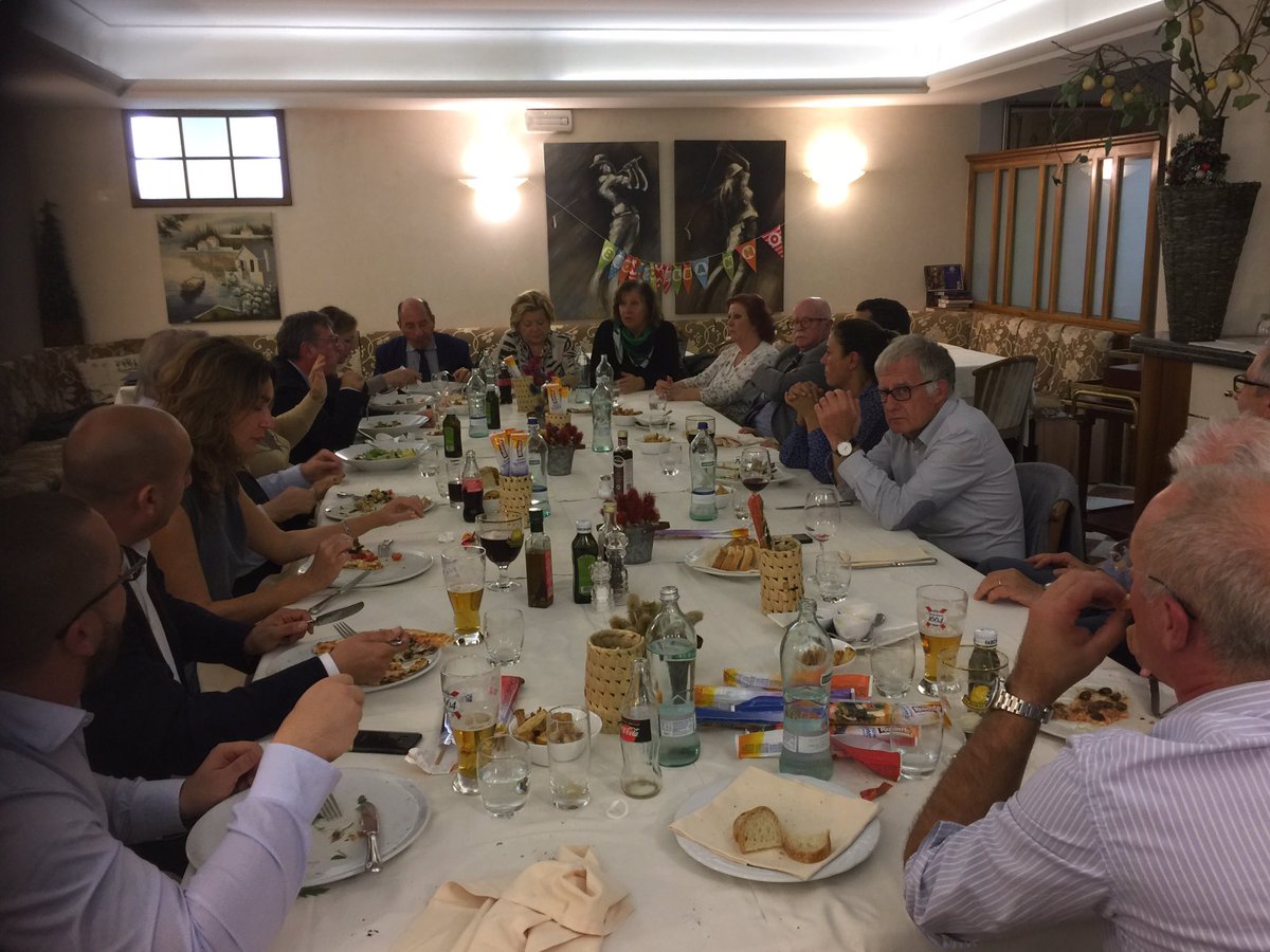 Marin63Marco's tweet photo. Stasera a cena con alcuni fondatori di "Per Padova" per parlare dei temi dalla nostra città. https://t.co/iwGL7at4pq