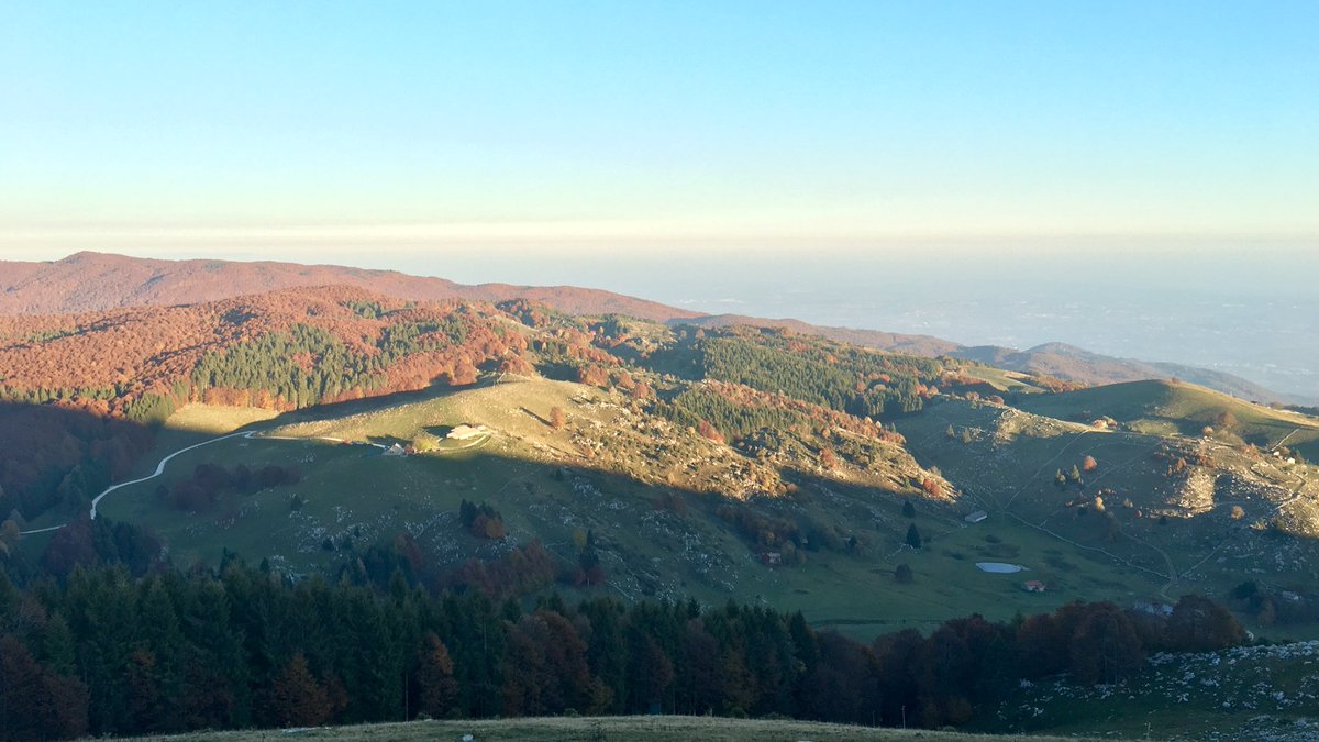 Venetissimo's tweet photo. Un estratto dell’uscita fotografica sul #Cansiglio e il monte #Pizzoc (TV), in compagnia degli amici di @Venetissimo.
Foto @FabioMalamocco https://t.co/2ATMJGKSwa