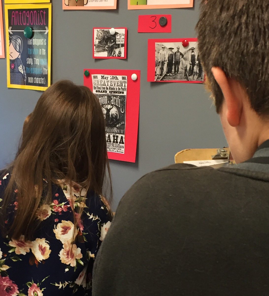 JeannieSlone1's tweet photo. Gallery walk to looks at pics before introducing Transcontinental RR. #lookthinkwrite @CloughPikeElem @WestCler https://t.co/Y6tSprycrH
