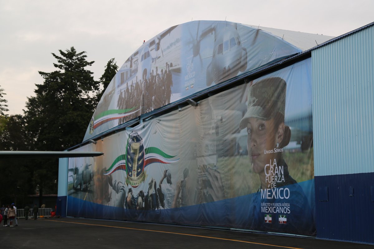 oramkt's tweet photo. Base Aérea Militar No. 1, Santa Lucía, Méx. 7/o. Espectáculo Aéreo “Centenario de la Constitución”. https://t.co/85rpgkRZd2