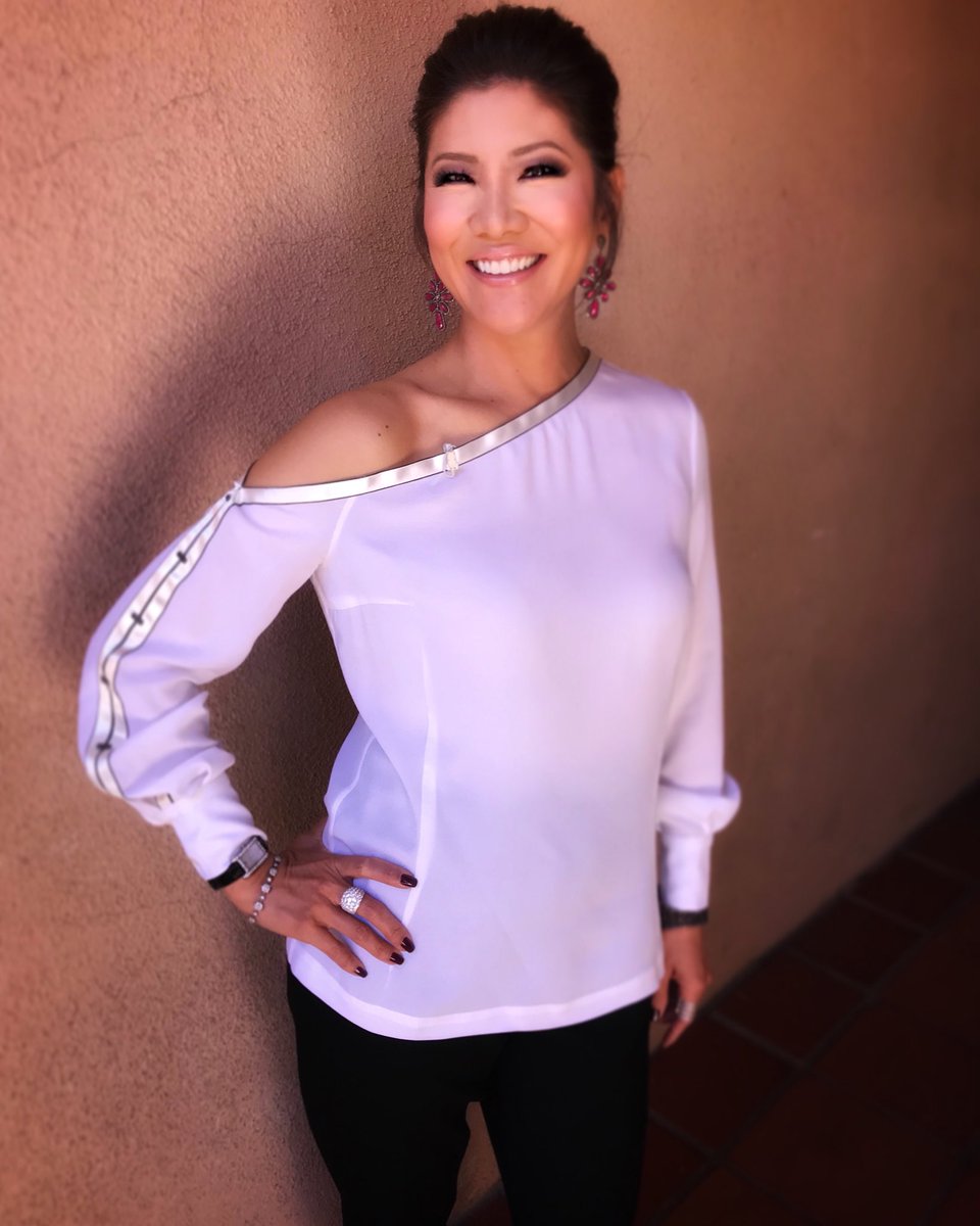 TheTalkCBS's tweet photo. Outfit ☑️ Attitude ☑️☑️☑️ #TheTalk https://t.co/iM1Mjeitx5