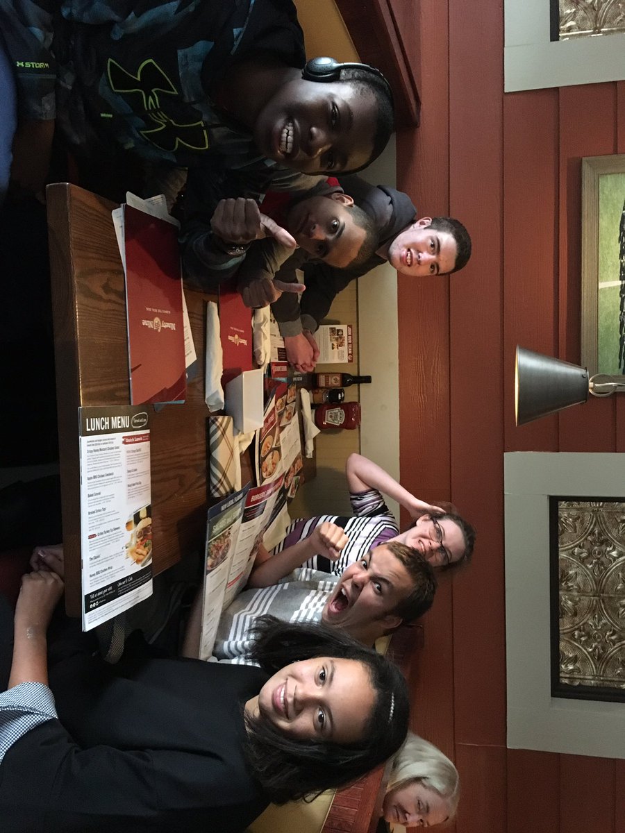 LABBBREC's tweet photo. #LABBB #Applepickers at #99 getting ready to order https://t.co/XxWr8IVZBu