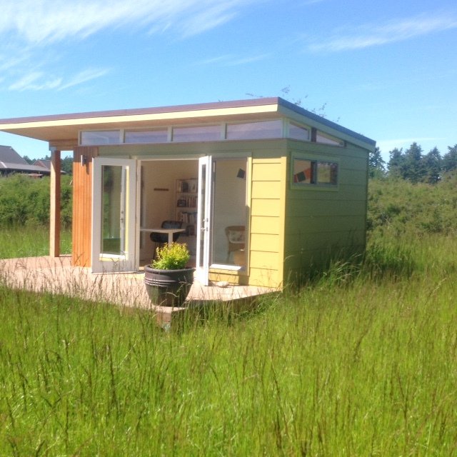 Writing in paradise modernshedblog.com/2017/10/16/wri…