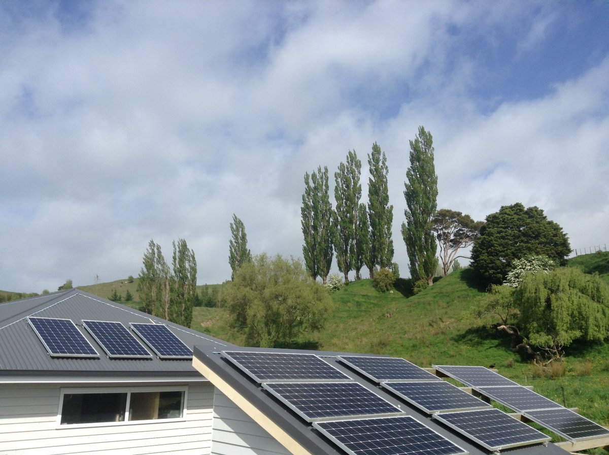 PodcastShare's tweet photo. Mostly cloudy, High of 15 degrees Celsius, Sunset 7:39pm NZDT #solarpower #offgridlife @sunpowerpod https://t.co/2pyJSuv7YP