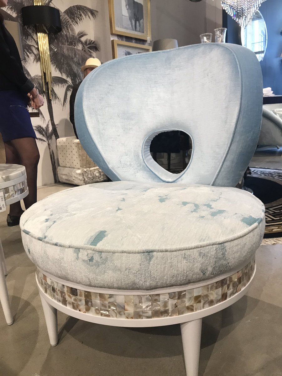 loridennisinc's tweet photo. Mother of pearl & velvet #OMG #portugal knows #glamour @gahomestyle #hpmkt #designbloggertour #russians #chinese #highend https://t.co/nFumQhOXXO