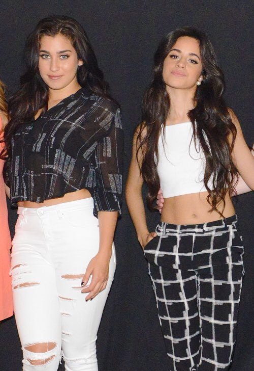 storydemetriaa's tweet photo. #HappyBirthdayCamren se esse não for o melhor casal eu não sei qual é #camren #BackToCamren https://t.co/Q7kEAan4b6