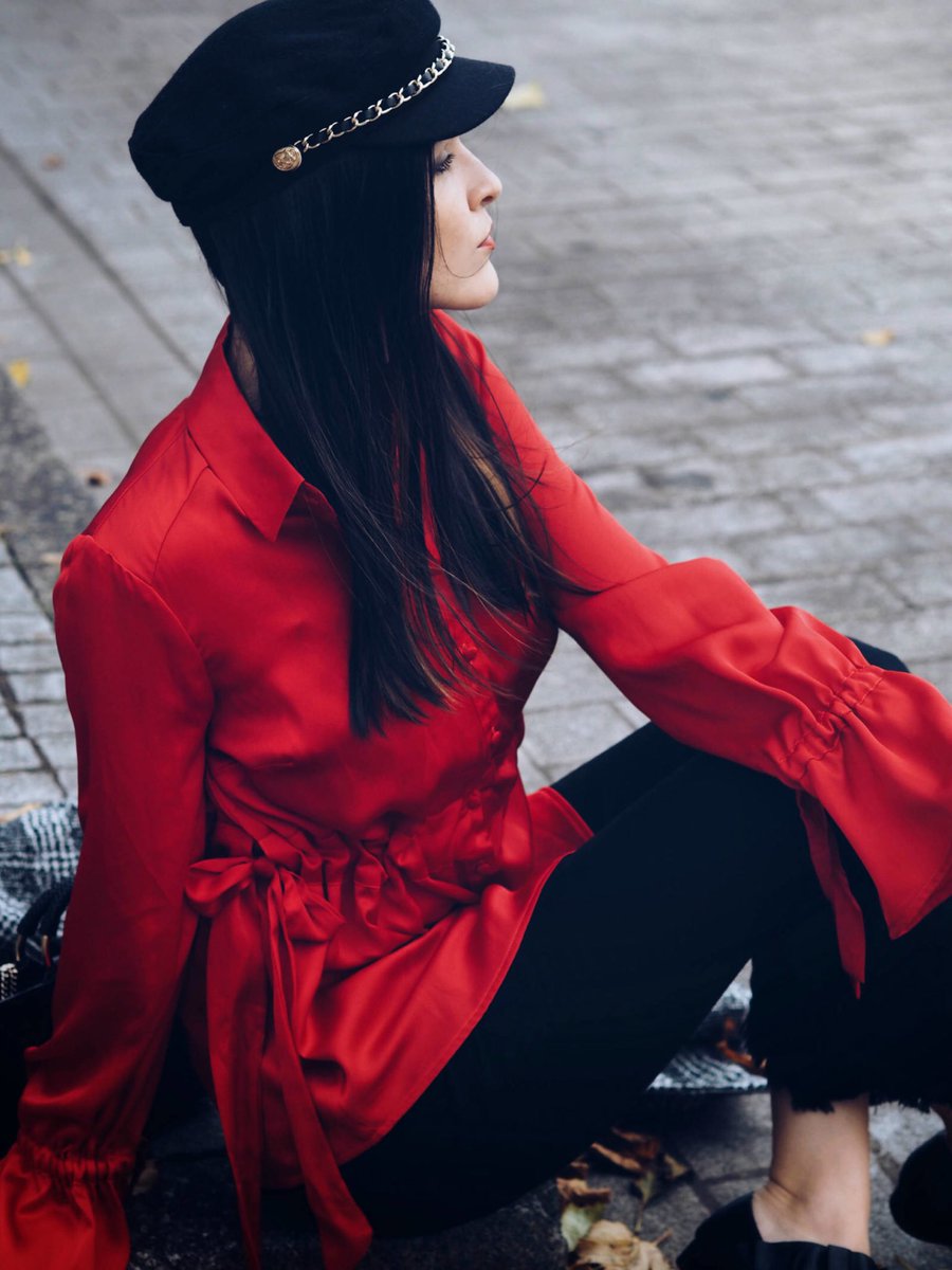 Kind of obsessed abou this <a href="/lostinkofficial/">LOST INK</a> shirt... and the Baler Boy Hat! Full look 👉🏼 lafotka.com/baker-boy/