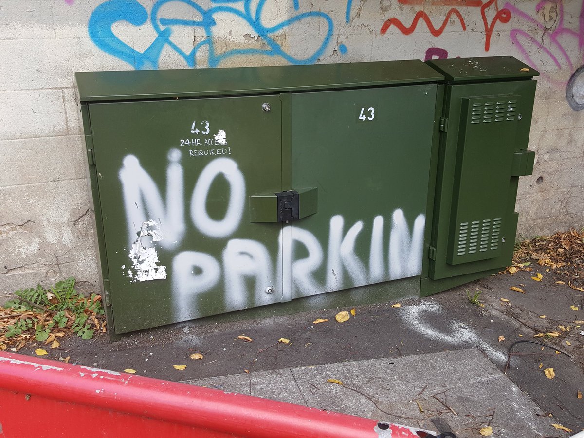 typesettingls's tweet image. Parallel parkin’ from @koynikamal #typesettingls