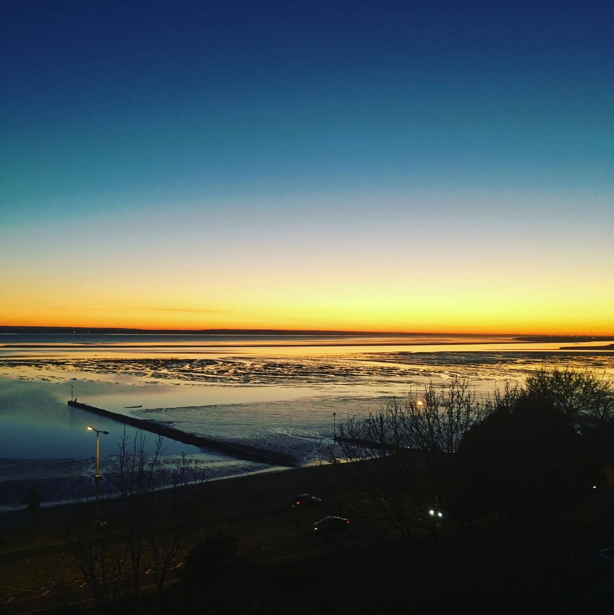 YourSouthend's tweet photo. Sunset over Southend seafront.
Photo by Daniel Black. https://t.co/W6prDzqkSP