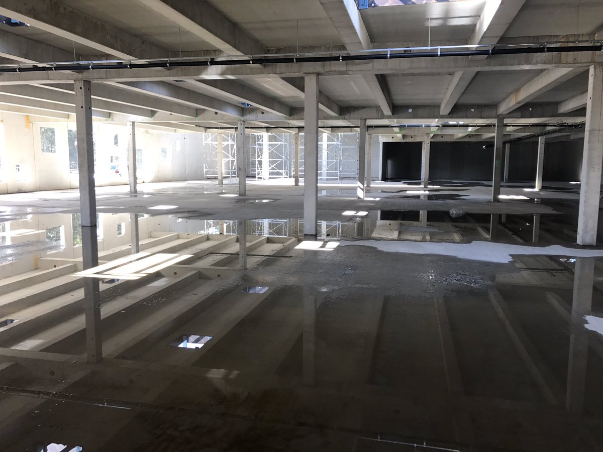 FrankAMDaemen's tweet photo. Center Parcs Collection 2017 #center parcs #parkallgäu #opening 2018 #itsgoingfast #marketdome #closetheroof 👍 https://t.co/cybe5yCsdZ
