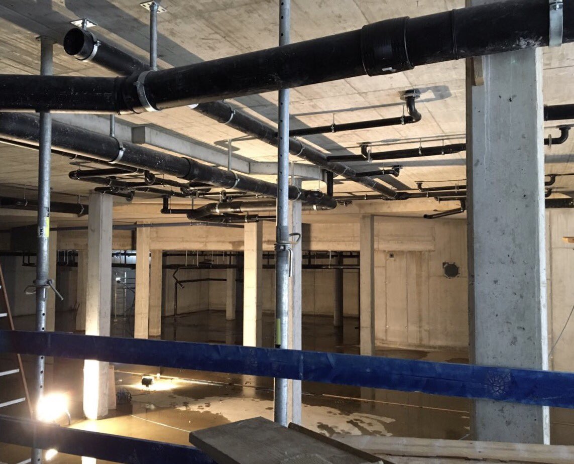 FrankAMDaemen's tweet photo. Center Parcs Collection 2017 #center parcs #parkallgäu #opening 2018 #itsgoingfast #marketdome #closetheroof 👍 https://t.co/cybe5yCsdZ