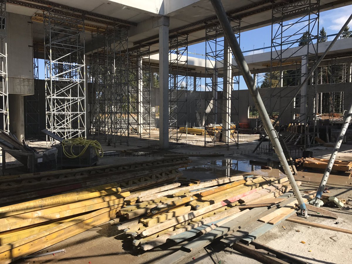FrankAMDaemen's tweet photo. Center Parcs Collection 2017 #center parcs #parkallgäu #opening 2018 #itsgoingfast #marketdome #closetheroof 👍 https://t.co/cybe5yCsdZ
