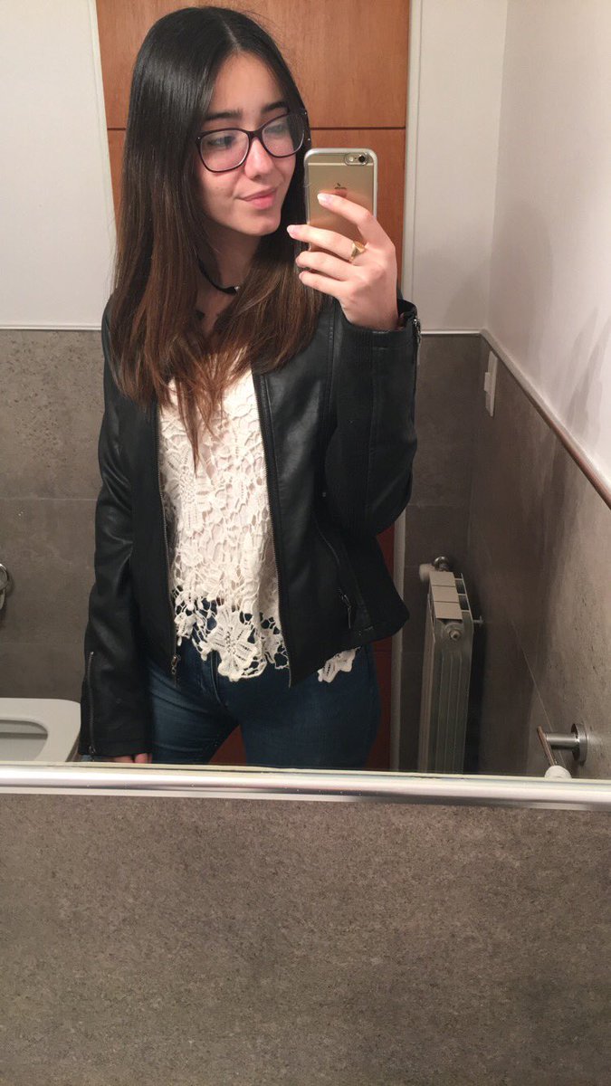 traitor2000's tweet photo. #SelfieForNash 

•Valen
•From 🇦🇷
•Love Harry Potter
•Love Marvel 
•Love XTreme things https://t.co/tos9z9znK0