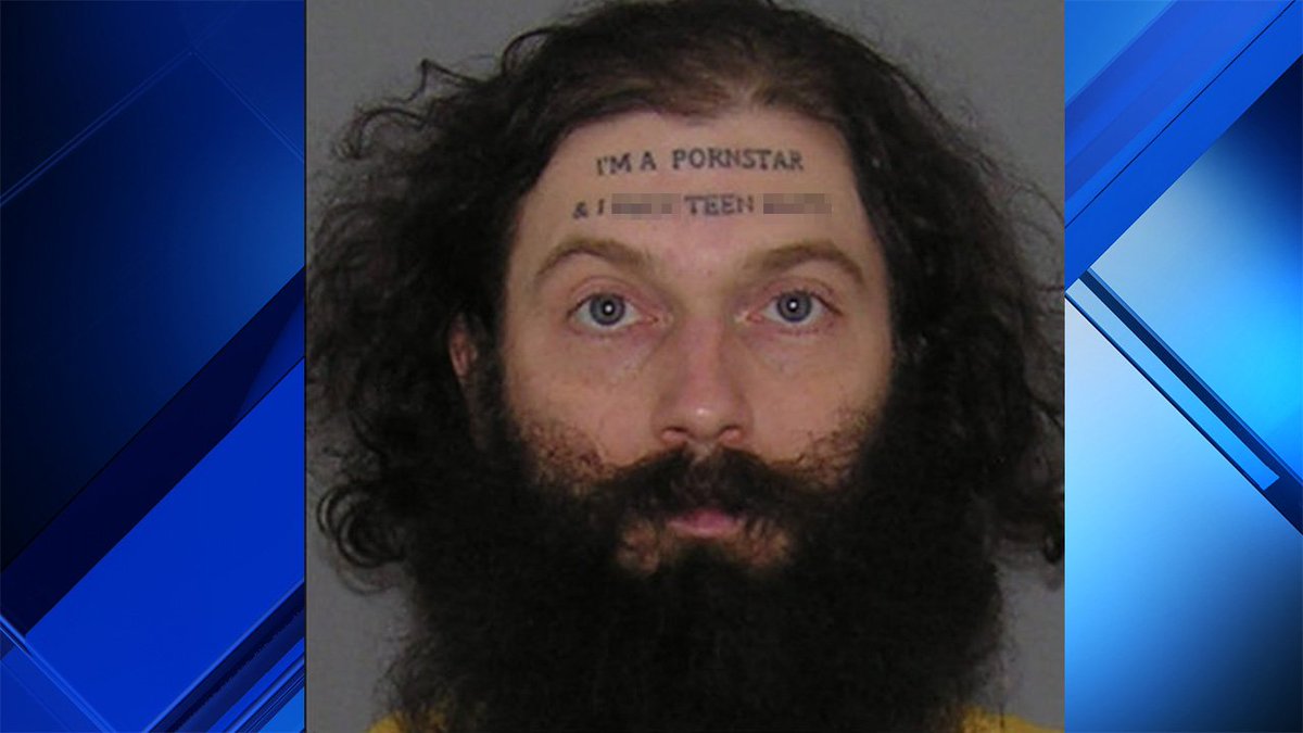 Man with "I'm a pornstar" tattooed on his forehead was arrested for a sex crime bit.ly/2xKIBVM?source… https://t.co/ZqyszjsCIZ