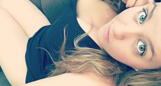 Wife me. 💍 https://t.co/0sfzE0uiyj