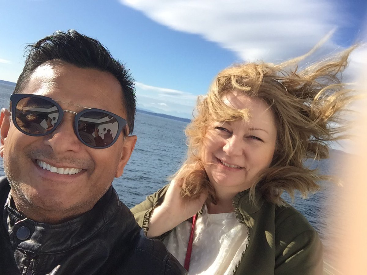 JerryGDiaz's tweet photo. #Seattle shines bright. @Marriott @ConferencDirect. Bainbridge, then @ThompsonSeattle. La Dolce Vita w my sweetheart. Exquisite https://t.co/GPPE84qUhl