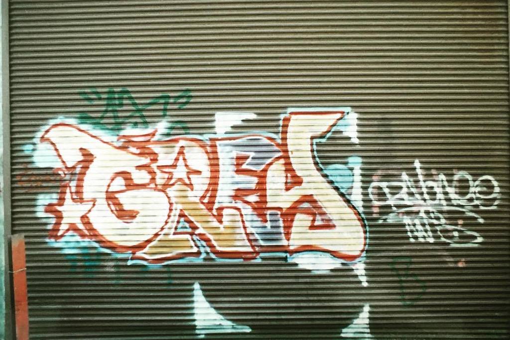 spraystreet's tweet photo. Grey with a Crayone tag
.
@crayone @pros_vs_cons .
#graffiti #graf #hardcopies #spraystreet #sprayst #artcrimes #sfgraffiti #sfgraff #crayo… https://t.co/DNMFCGsjJr