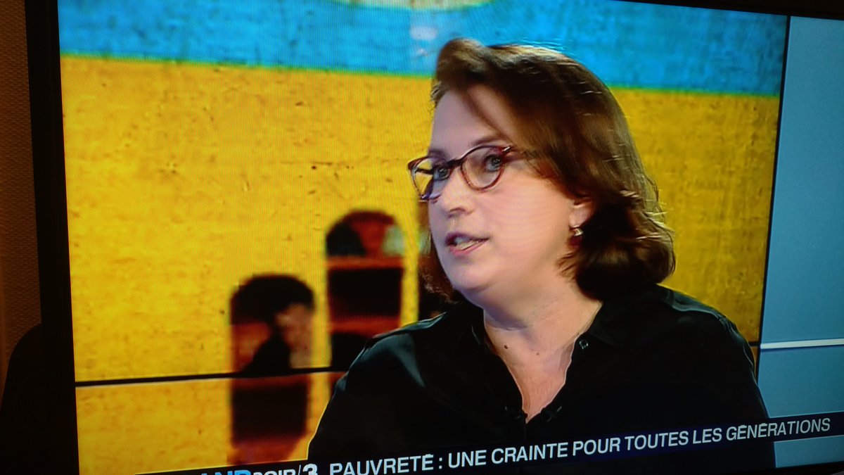 ATDQM's tweet photo. Dans le #GrandSoir3 @clairehedon rappelle que pour lutter contre la pauvreté il faut partir des personnes les plus démunies ! #StopPauvrete https://t.co/7QHJ1k0kwo