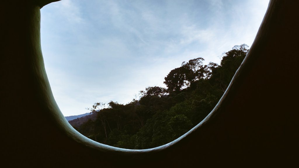 Laumarobri's tweet photo. con esta vista, uno quisiera defecar todo el día #casaElemento https://t.co/8rhY2vvNtn