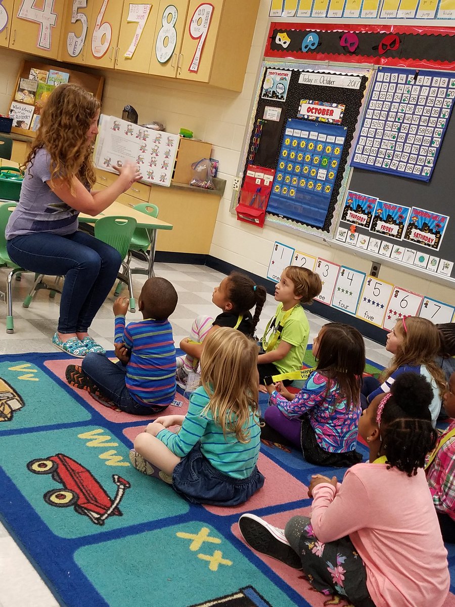KinderWatts17's tweet photo. Students enjoyed a read aloud in Spanish, thanks Ms. Kaiser! #buildingempathy #BCPSESOL #wearevincentfarm https://t.co/Xu96gnKh7G
