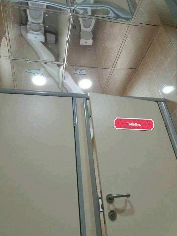 bensedirazakar1's tweet photo. #Algiers #airport new #toillet cabinet with #mirror in #roof
#Dz https://t.co/YIQjW2kVGv