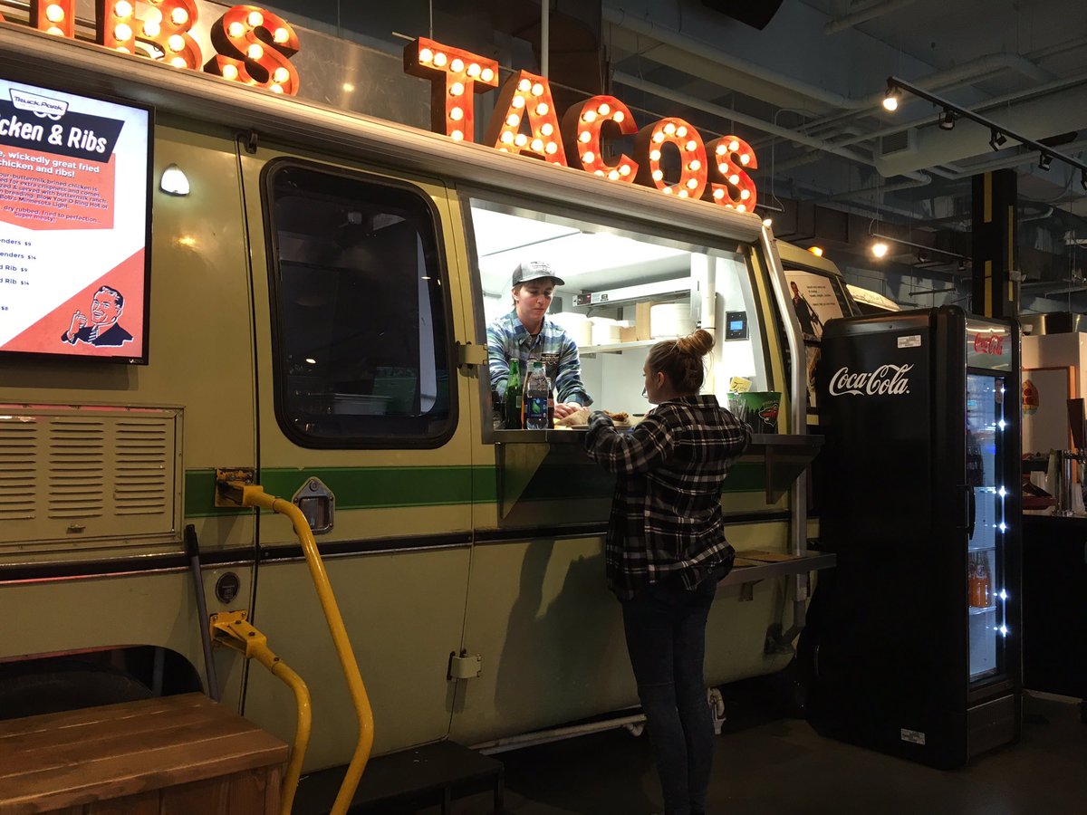 HannahCornish3's tweet photo. 7th Street Truck Park opened this summer in St Paul. Only a block from @XcelEnergyCtr it was filled with wild fans for home opener #UMDJour https://t.co/3j4pDsYfB0