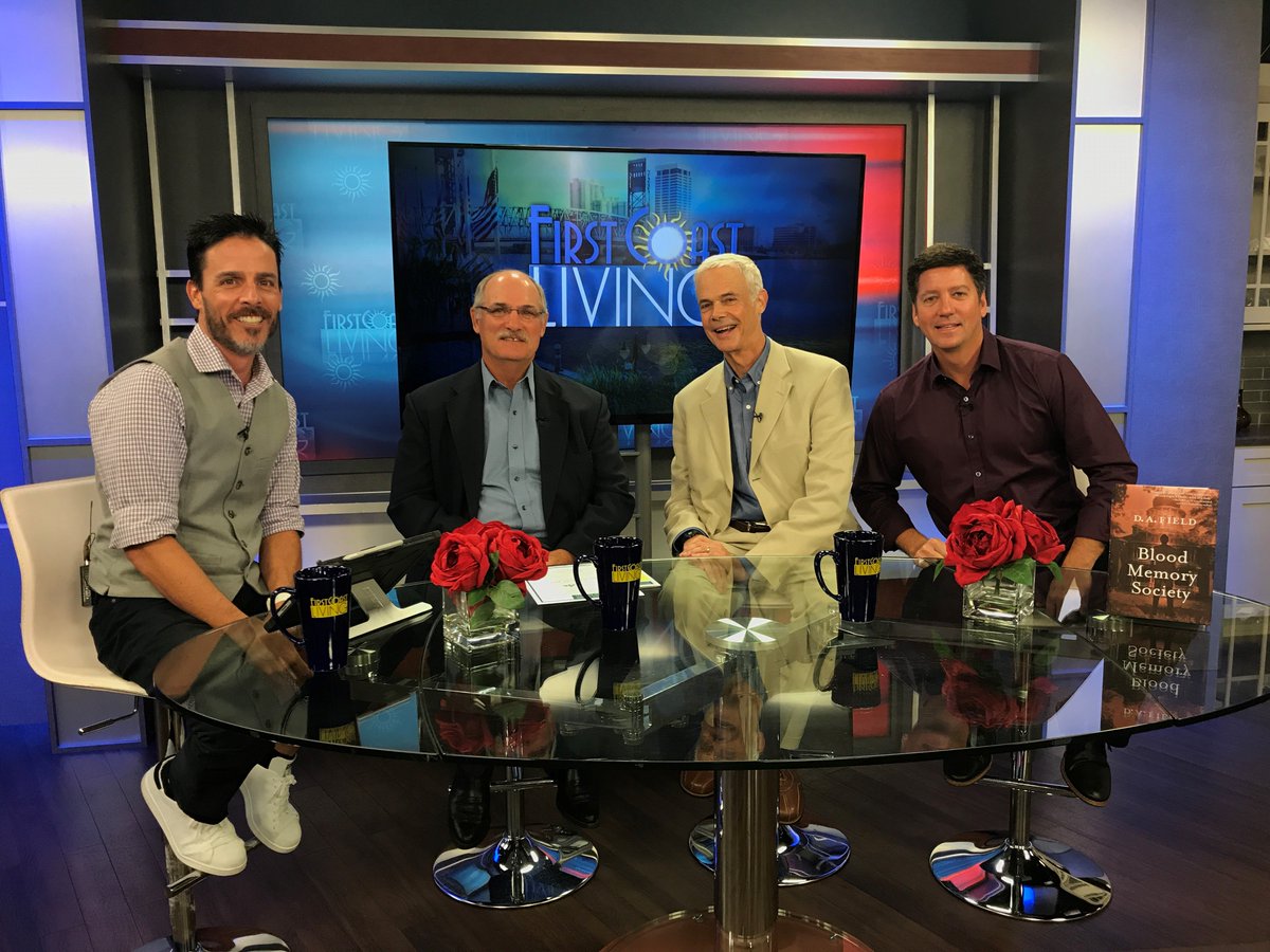 tweetFCL's tweet photo. PREVIEW the @AmeliaBookFest's upcoming Murder Mystery Dinner: https://t.co/TnqPb4WKHp
#FirstCoastLiving https://t.co/LByHxgq9Dp