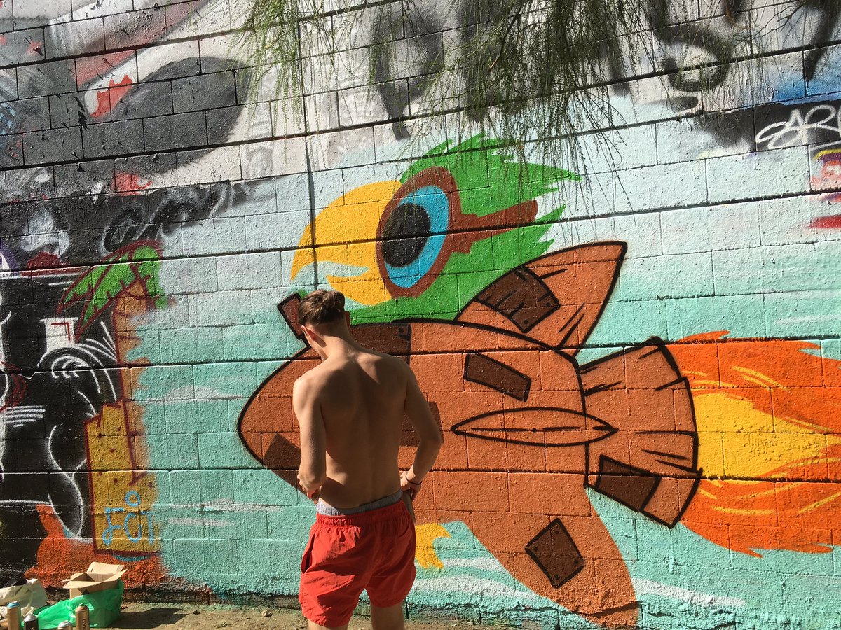 BienCuadrado's tweet photo. #gettinup #graffiti #barcelona https://t.co/a09uDy0s9o