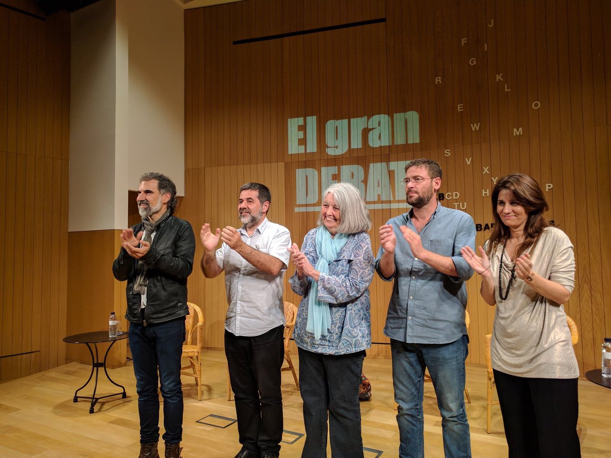 Fa pocs dies èrem 4 parlant de politica. Avui 2 dels 4 són a la presó. Això és el feixisme. Els 2 que (encara) som fora no podem callar.