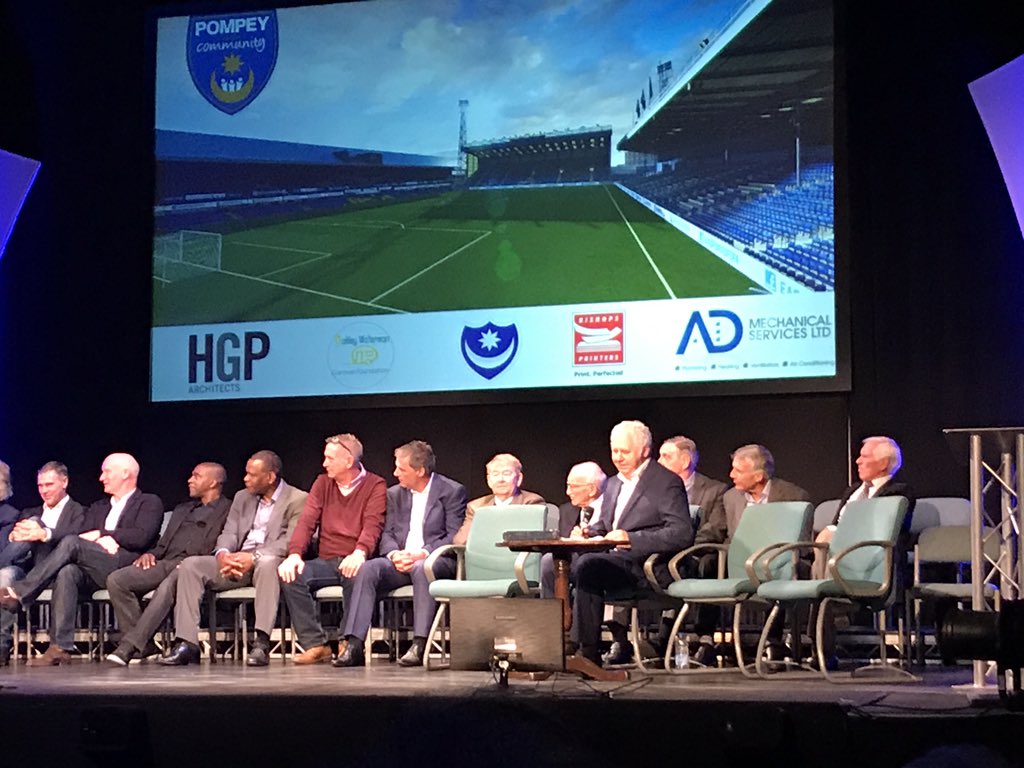 #Pompey legends and #DonaldTrump ... what's happening 😂 Hilarious evening so far ! @PompeyNewsNow #lifeandchimes #life&chimes