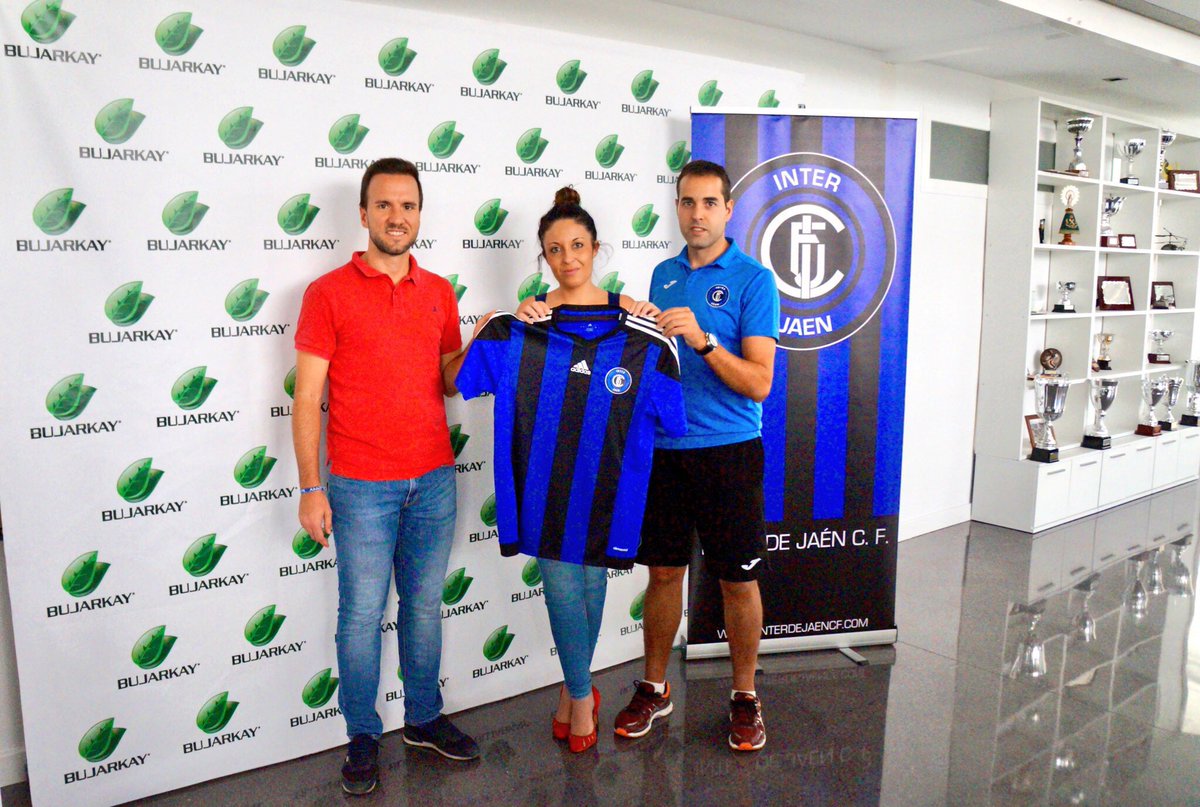 InterJaen's tweet photo. Bujarkay empresa experta en alquiler y renting de vehículos, nuevo sponsor oficial del @InterdeJaencf
🔵⚫️ #Bujarkay #sponsorsinter #Jaén https://t.co/Ow1e2hp59u