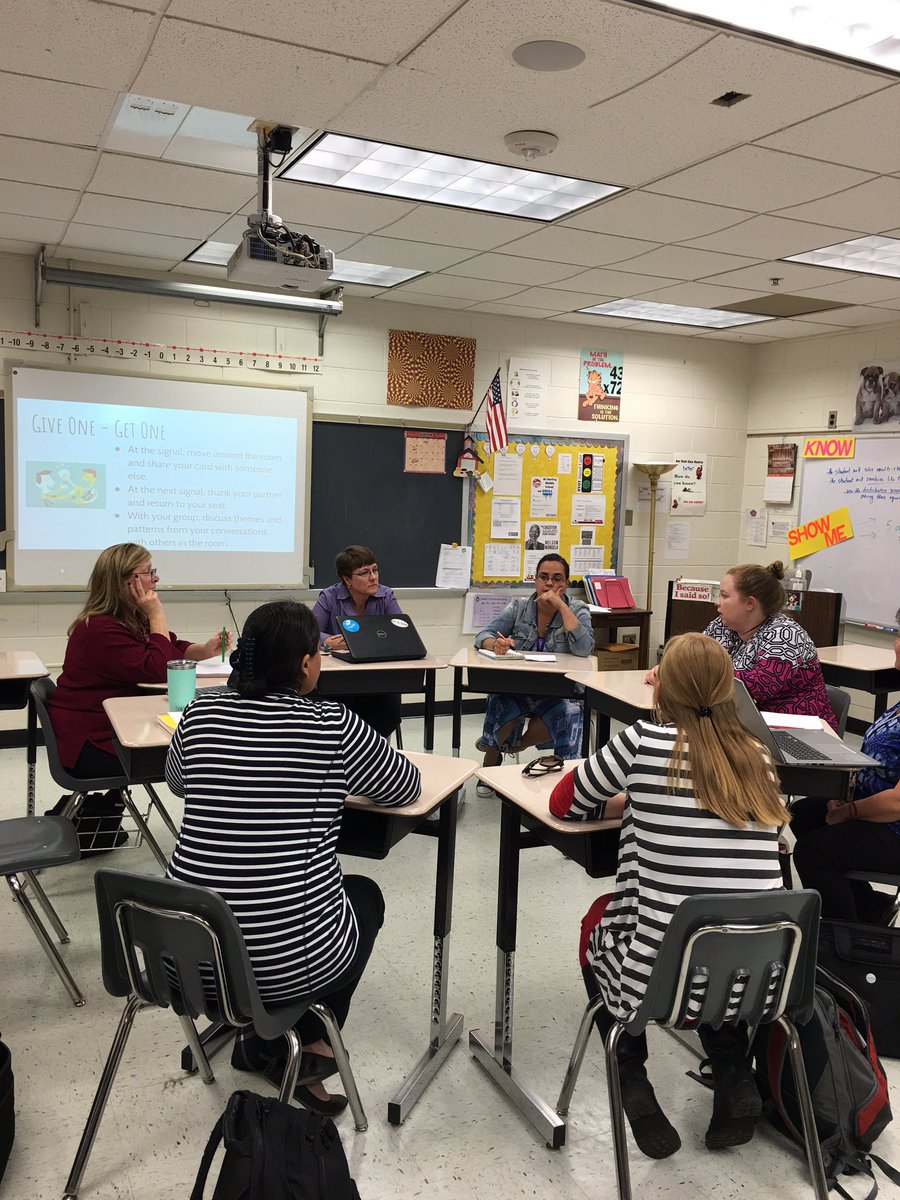 finnegan54321's tweet image. Sterling Cluster engaged in shifting Math learning &facilitating! @joboaler @NicoleAkersLCPS #visualpatterns #mathrocks #mathtasksforthewin