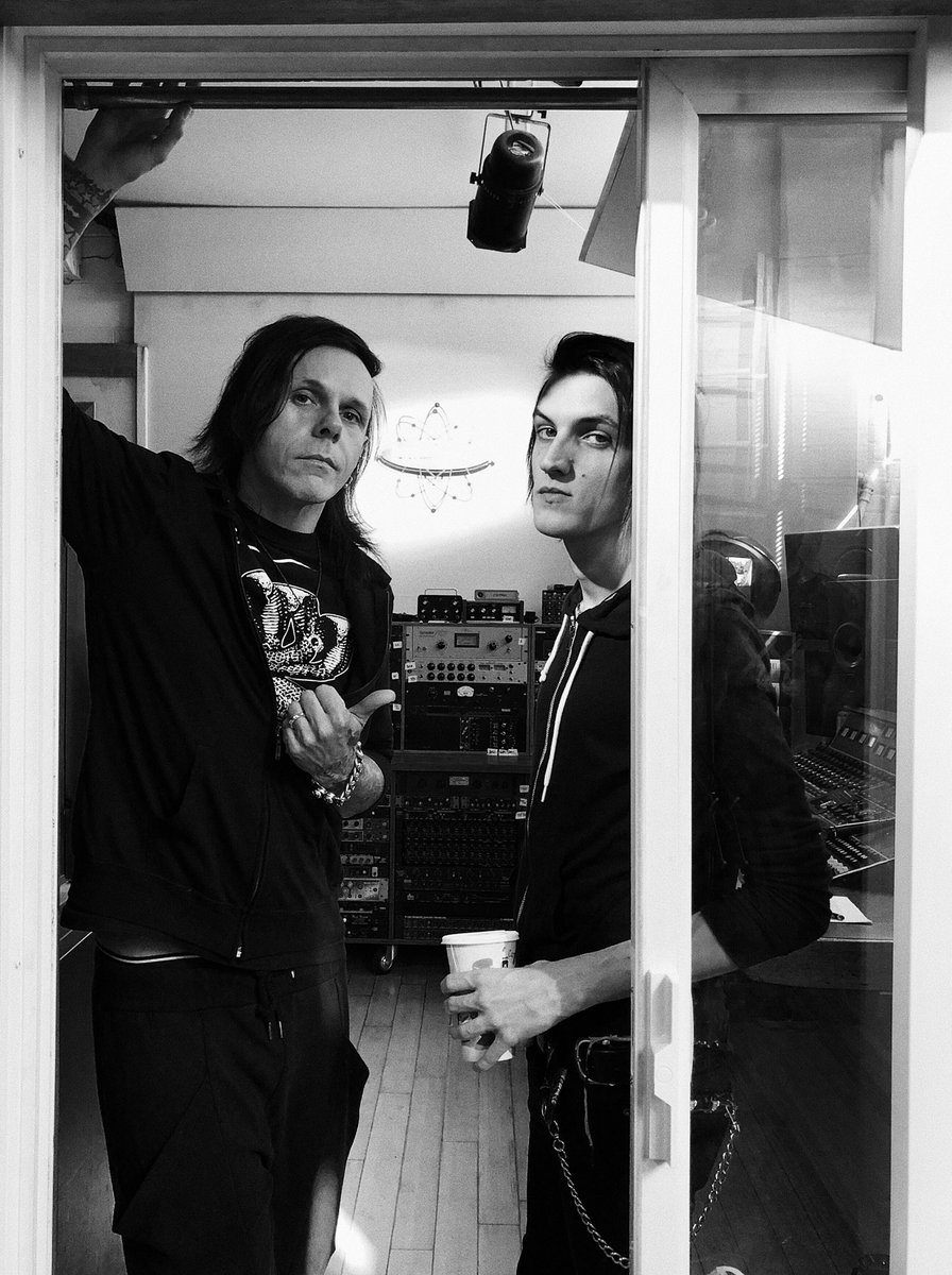 ByFireNY's tweet photo. POP SCARS | Ran into @AceySlade1 in #Brooklyn today &amp; joined him &amp; @BretVonDehl in studio for @HeathenPunks #philadelphiapunk #nyc #byfire https://t.co/oogvikp5MD