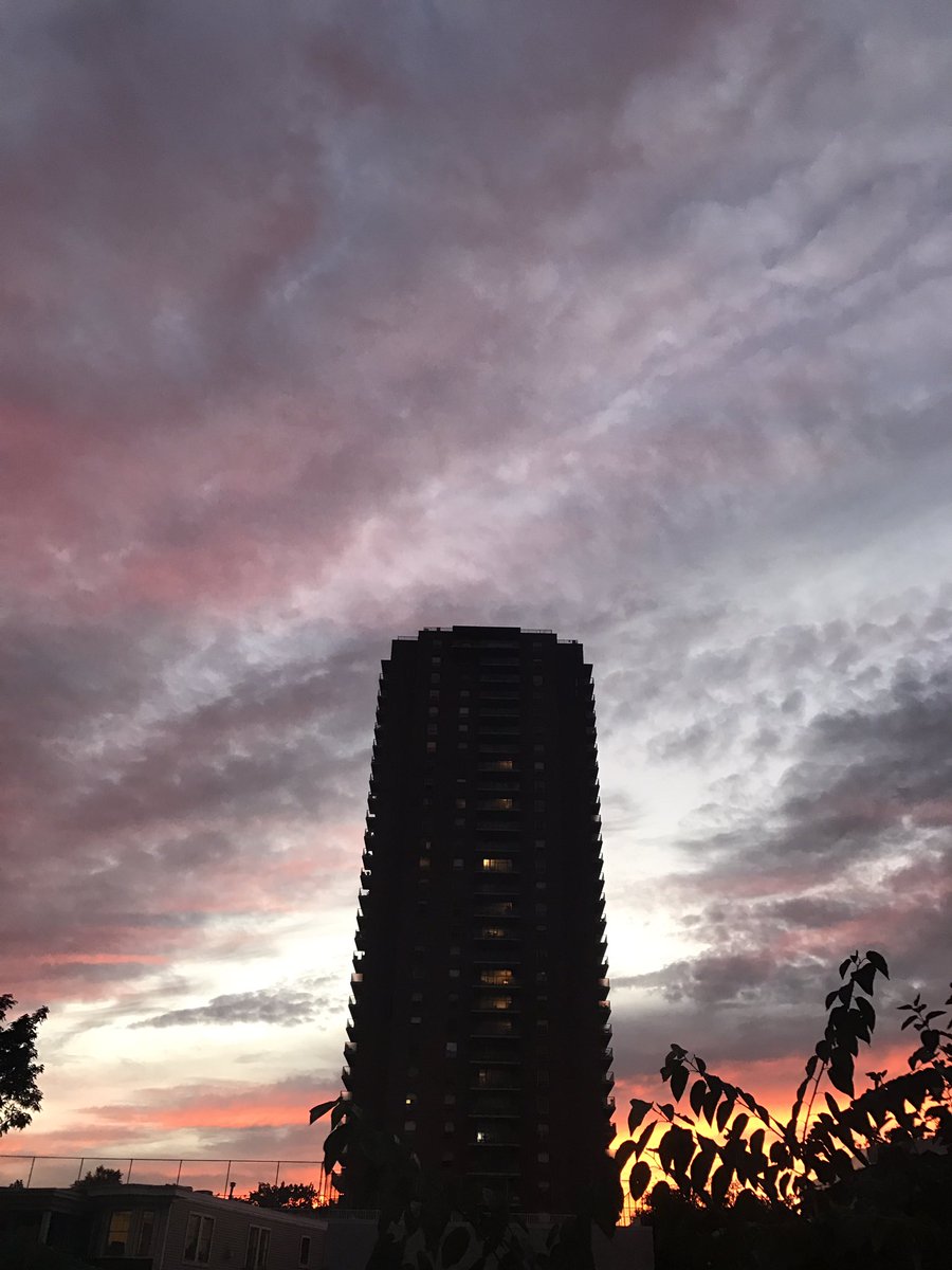 JahHills's tweet photo. Seen from my front porch tonight: the #2001Monolith https://t.co/m2AhiqrChS