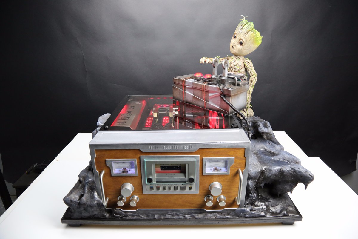 CORSAIR's tweet photo. Look at this custom PC inspired by GOTG2! Donate to @MakeAWish and you could win this #AwesomeBuild from @ASUSUSA! https://t.co/aACah9Cwy1 https://t.co/dFtOJ46Pym
