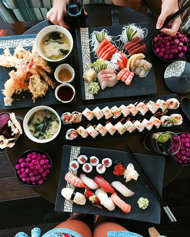 SUSHI!! tweet media