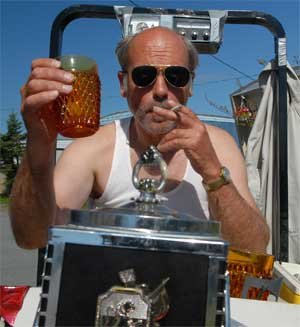 Troydan's tweet photo. Damn just got word John Dunsworth (Mr. Lahey.) passed away at the age of 71. This guy was a LEGEND! Truly amazing actor. R.I.P. John https://t.co/IQgUsfR98t