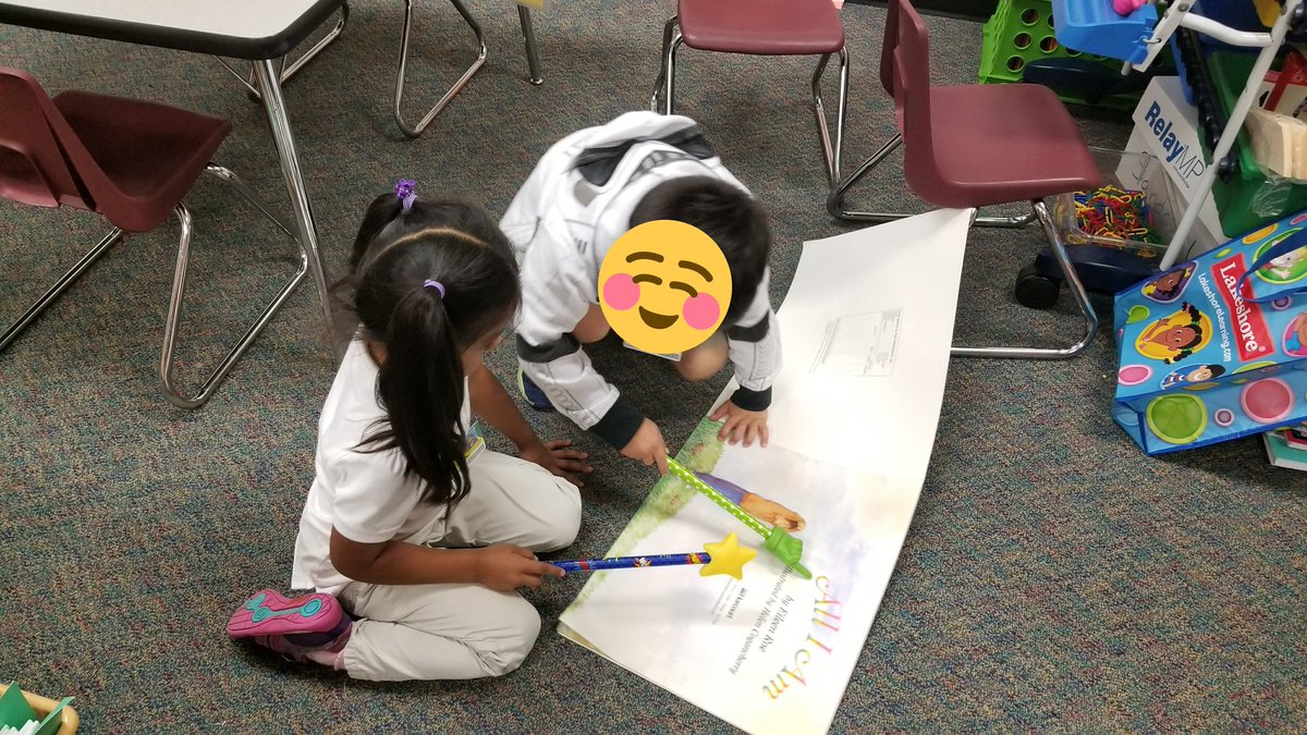 KARE24921's tweet photo. Students working in literacy centers during small groups. 😁 #dualkinder @HolmquistES https://t.co/4jjva29NSh