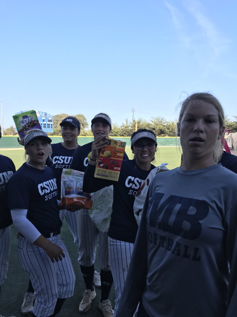 OtterSoftball's tweet photo. Also, huge shoutout to Men’s Cross Country for bringing our team snacks and writing us notes! You guys are greatly appreciated!! https://t.co/ZQh3Q9FOTq